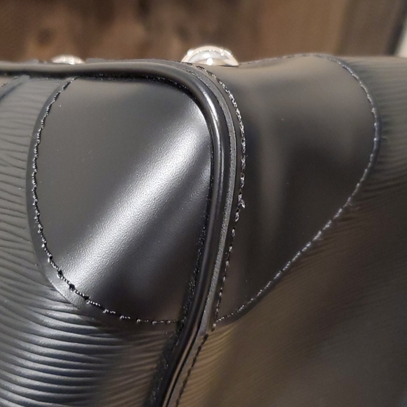 💯% Auth Louis Vuitton Phenix PM Epi Noir - Picture 7 of 9